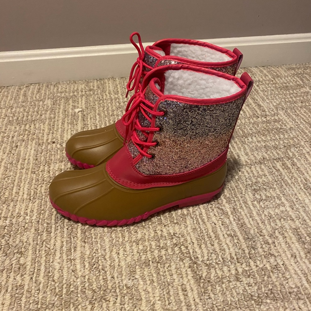 Glitter duck boots, Size 6 (fits more like a 6.5)